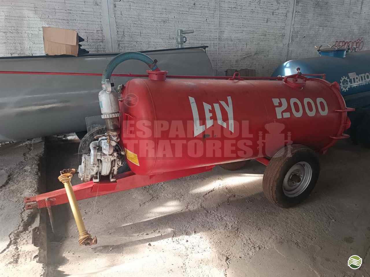 IMPLEMENTOS AGRICOLAS DISTRIBUIDOR ADUBO ORGÂNICO LÍQUIDO Espanhol Tratores GOIANIA GOIAS GO